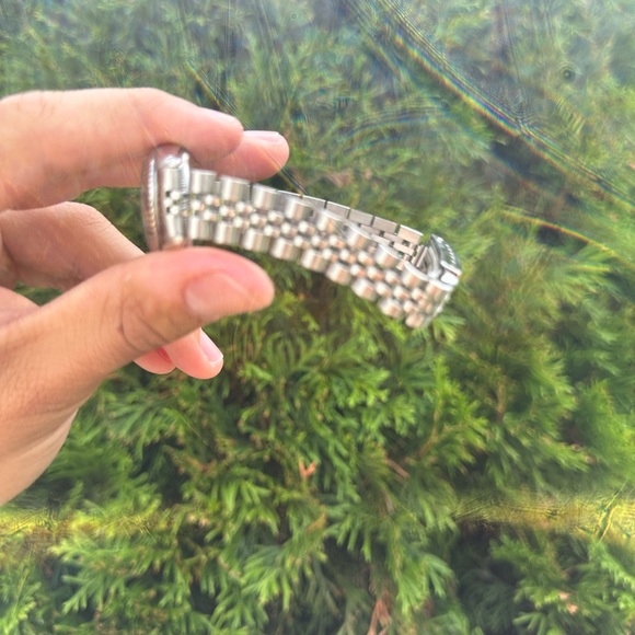 SOLD***Women’s Rolex Datejust Oyster***SOLD - Picture 3 of 9